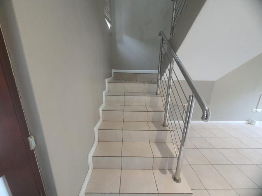 To Let 3 Bedroom Property for Rent in Abbotsford Eastern Cape
